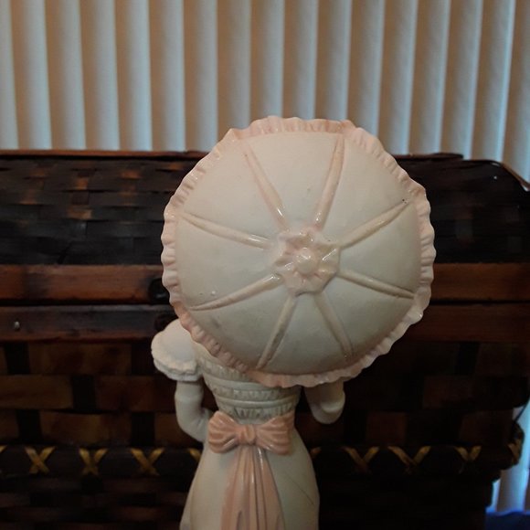 Pucci Victorian Woman with Parasol Figurine - Picture 8 of 9